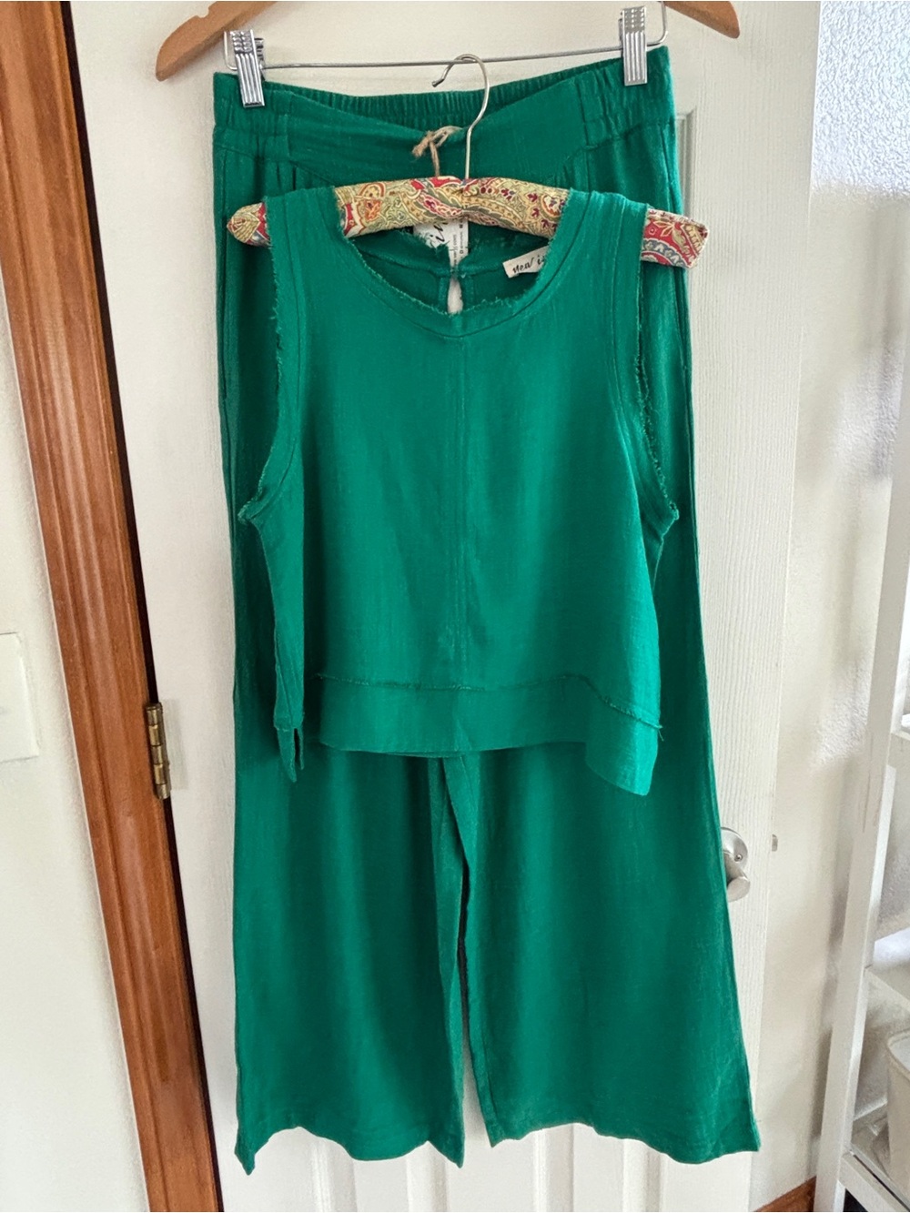 Very J Emerald Green Pleated Wide-Leg Pants Set